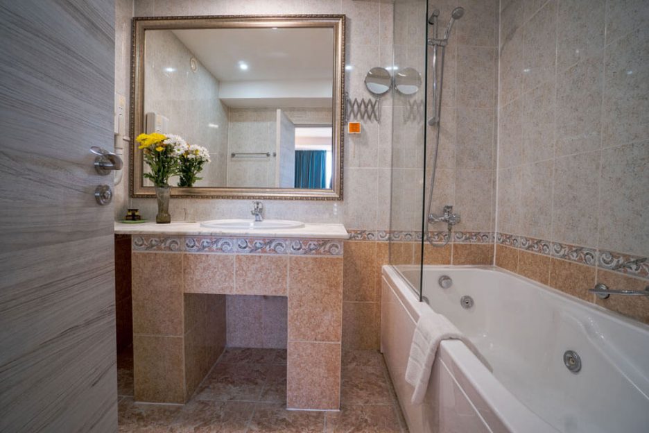 Sea view room Havana