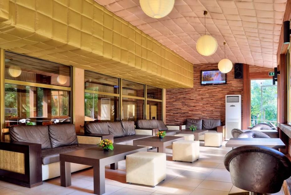Lobby bar at Hotel Havana