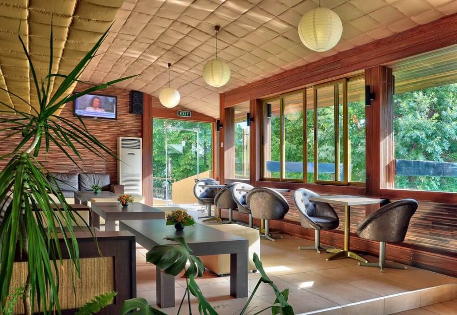 Lobby bar at Hotel Havana